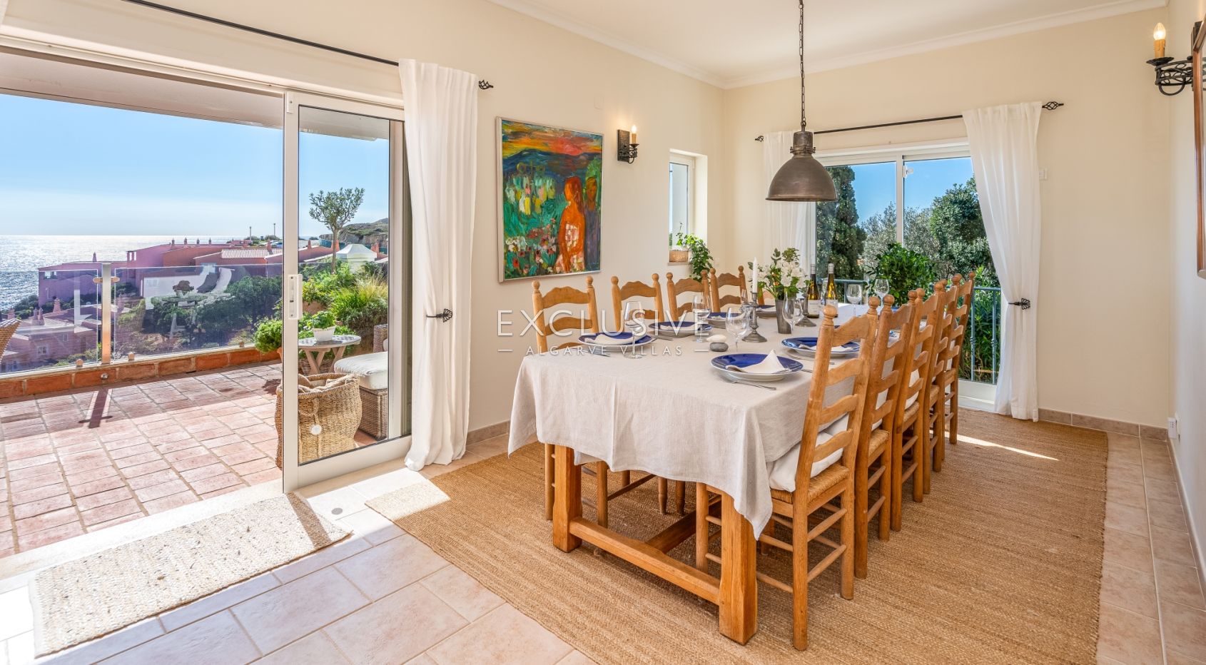 Villa met vier slaapkamers, zeezicht en verwarmd zwembad kopen in Luz, Algarve