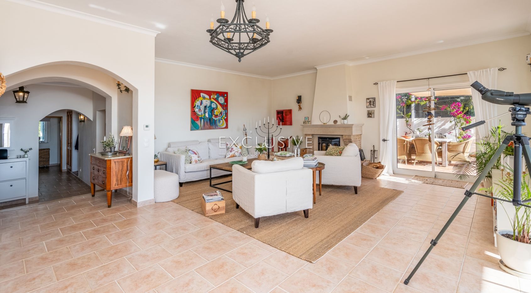 Villa met vier slaapkamers, zeezicht en verwarmd zwembad kopen in Luz, Algarve