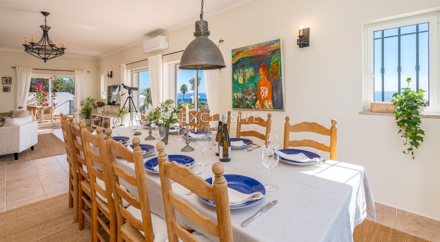 Villa met vier slaapkamers, zeezicht en verwarmd zwembad kopen in Luz, Algarve