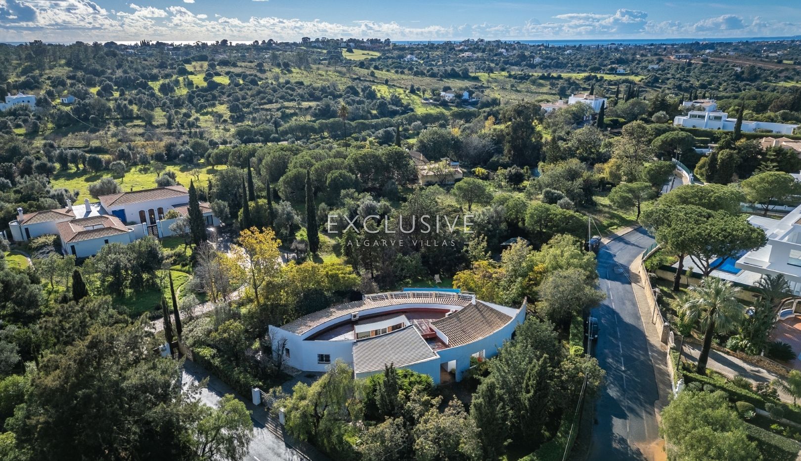 moradia V3+1 com Piscina e Jardim Interior, Carvoeiro, Lagoa