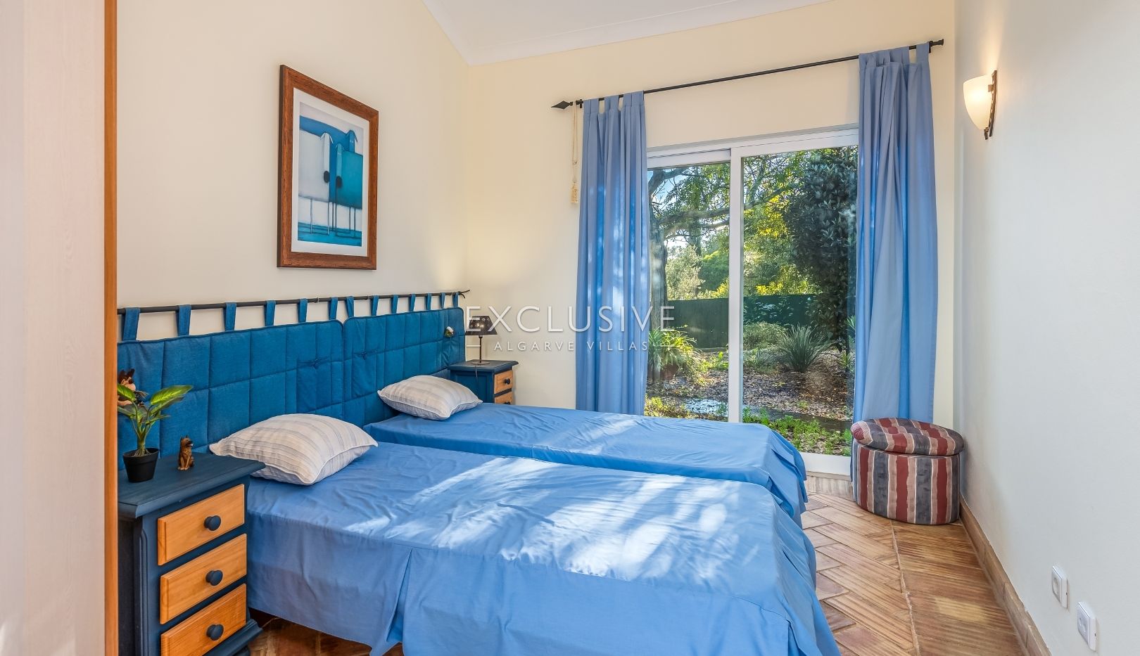 moradia V3+1 com Piscina e Jardim Interior, Carvoeiro, Lagoa