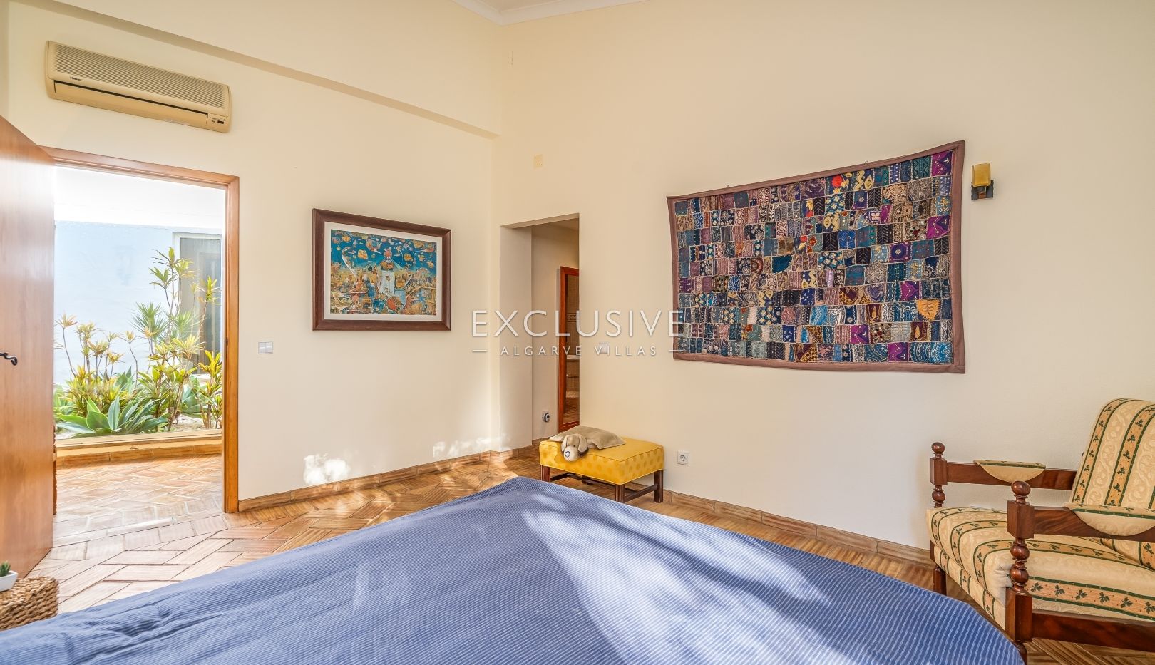 moradia V3+1 com Piscina e Jardim Interior, Carvoeiro, Lagoa