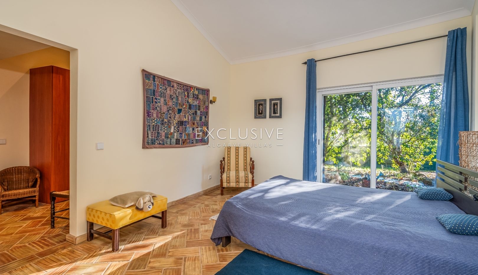 moradia V3+1 com Piscina e Jardim Interior, Carvoeiro, Lagoa