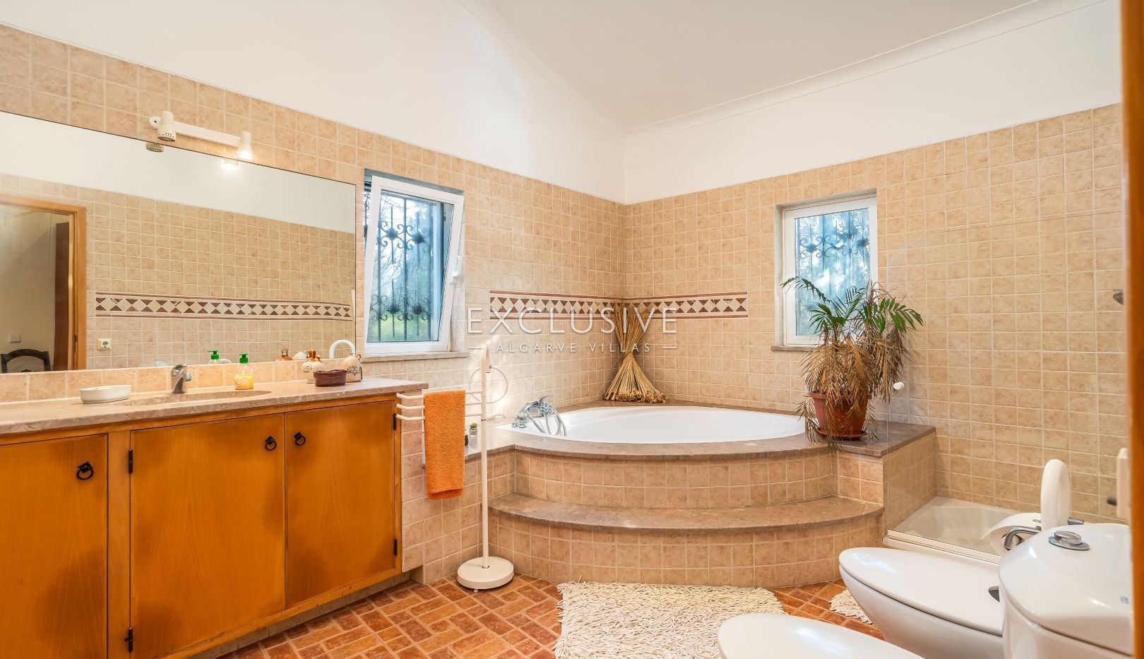 moradia V3+1 com Piscina e Jardim Interior, Carvoeiro, Lagoa