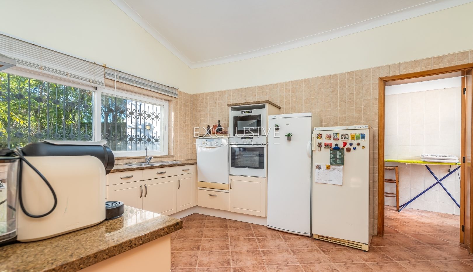 moradia V3+1 com Piscina e Jardim Interior, Carvoeiro, Lagoa