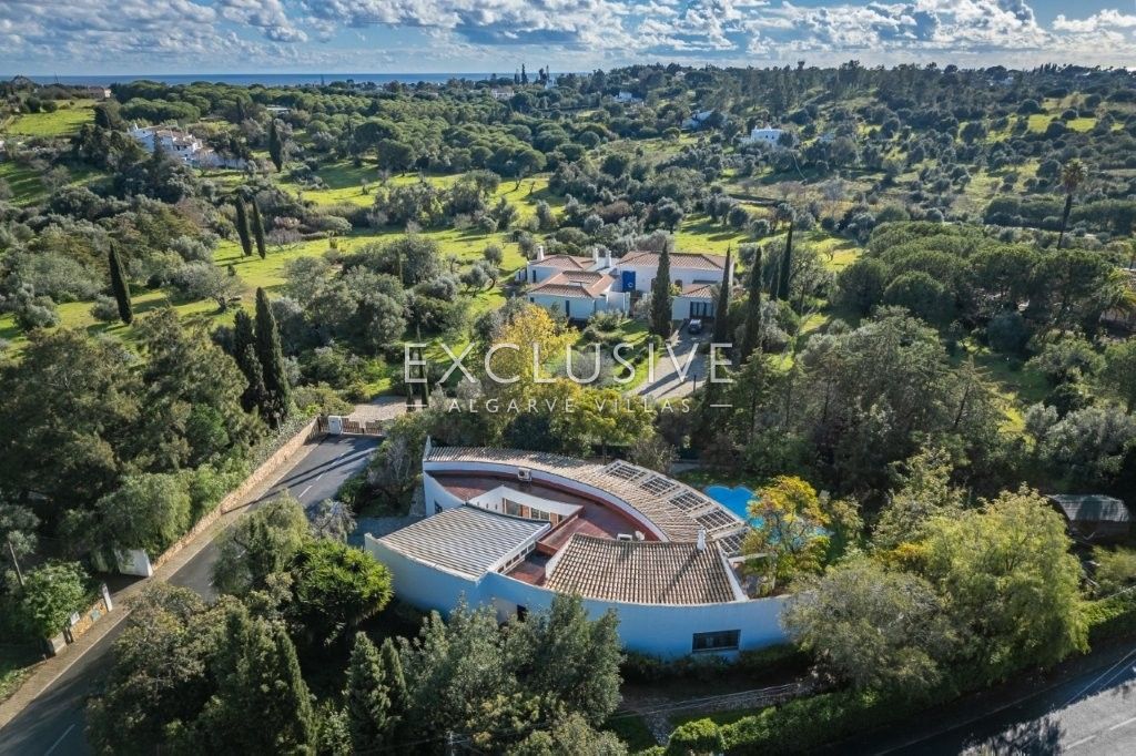 moradia V3+1 com Piscina e Jardim Interior, Carvoeiro, Lagoa