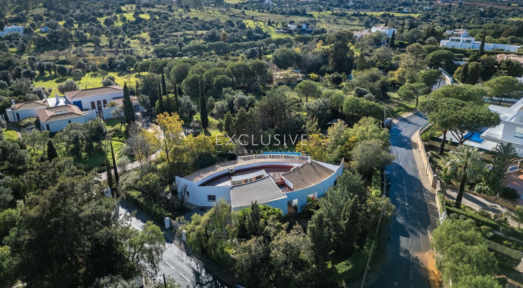 moradia V3+1 com Piscina e Jardim Interior, Carvoeiro, Lagoa