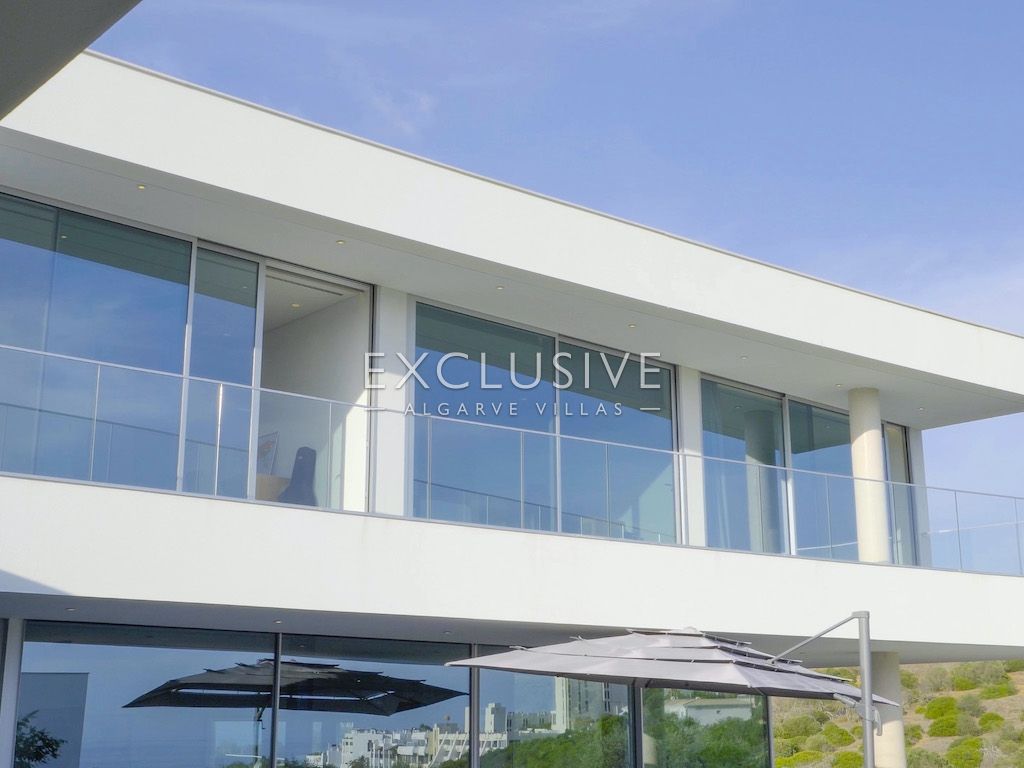 Contemporary villa with sea views in Porto de Mós, Lagos (Algarve)