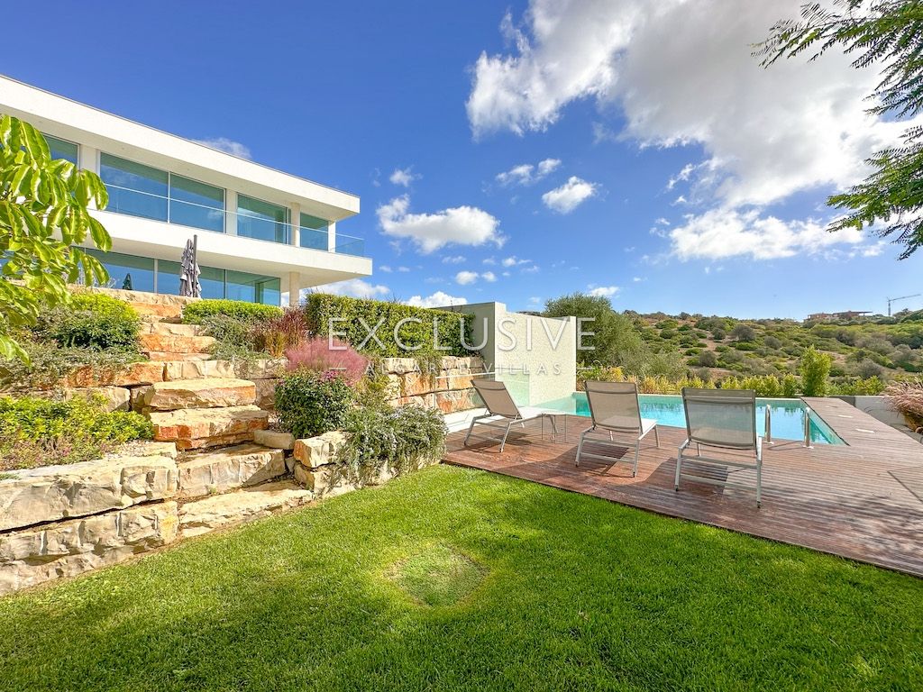 Contemporary villa with sea views in Porto de Mós, Lagos (Algarve)