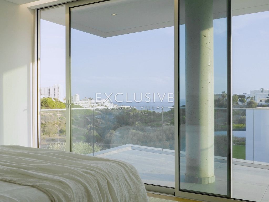 Contemporary villa with sea views in Porto de Mós, Lagos (Algarve)