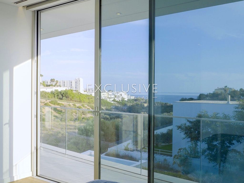 Contemporary villa with sea views in Porto de Mós, Lagos (Algarve)