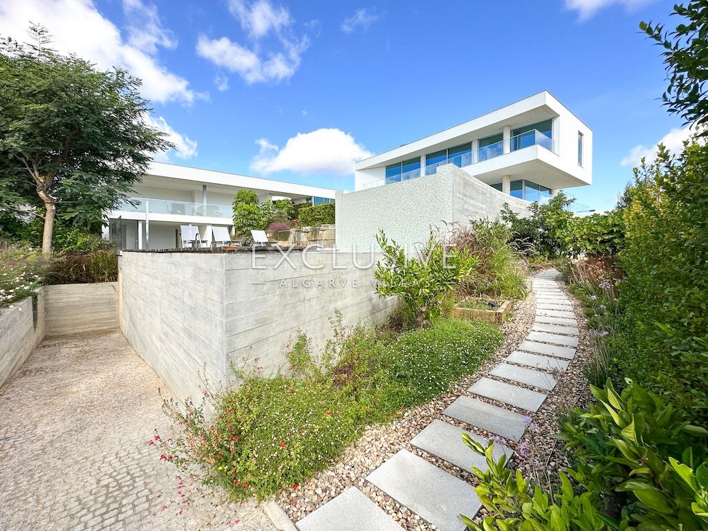 Contemporary villa with sea views in Porto de Mós, Lagos (Algarve)