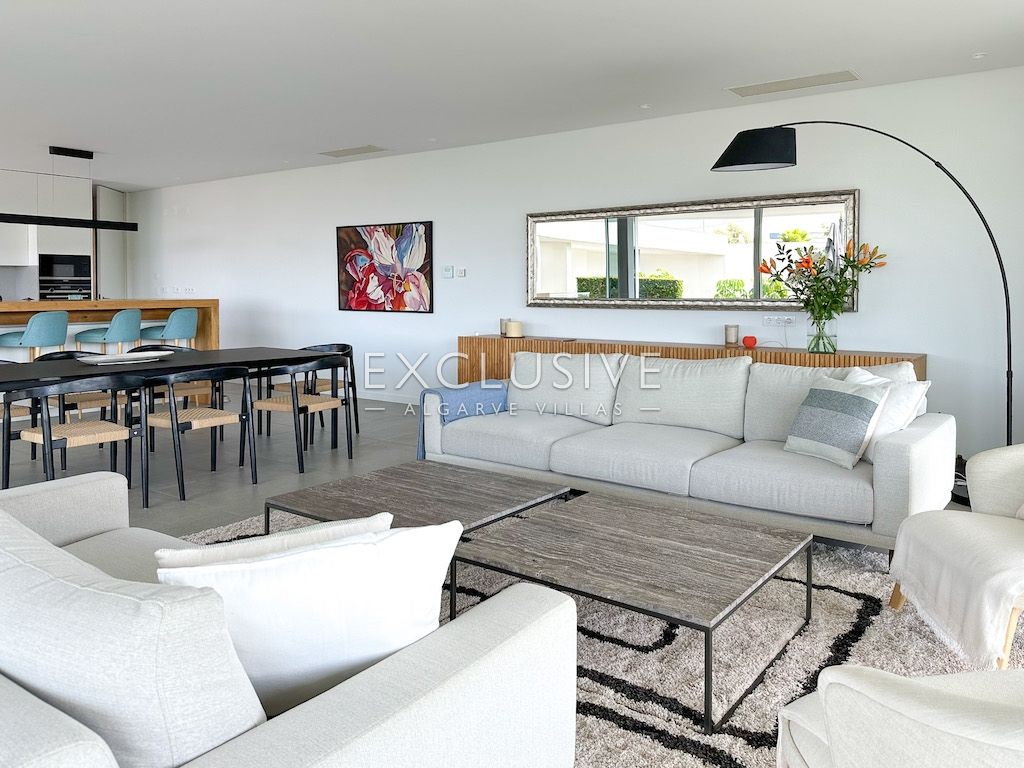 Contemporary villa with sea views in Porto de Mós, Lagos (Algarve)