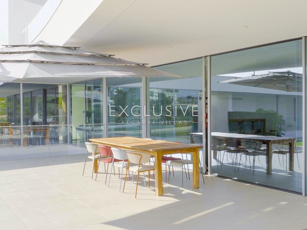 Contemporary villa with sea views in Porto de Mós, Lagos (Algarve)