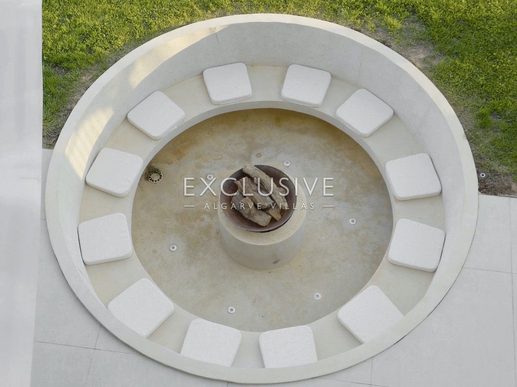 Contemporary villa with sea views in Porto de Mós, Lagos (Algarve)