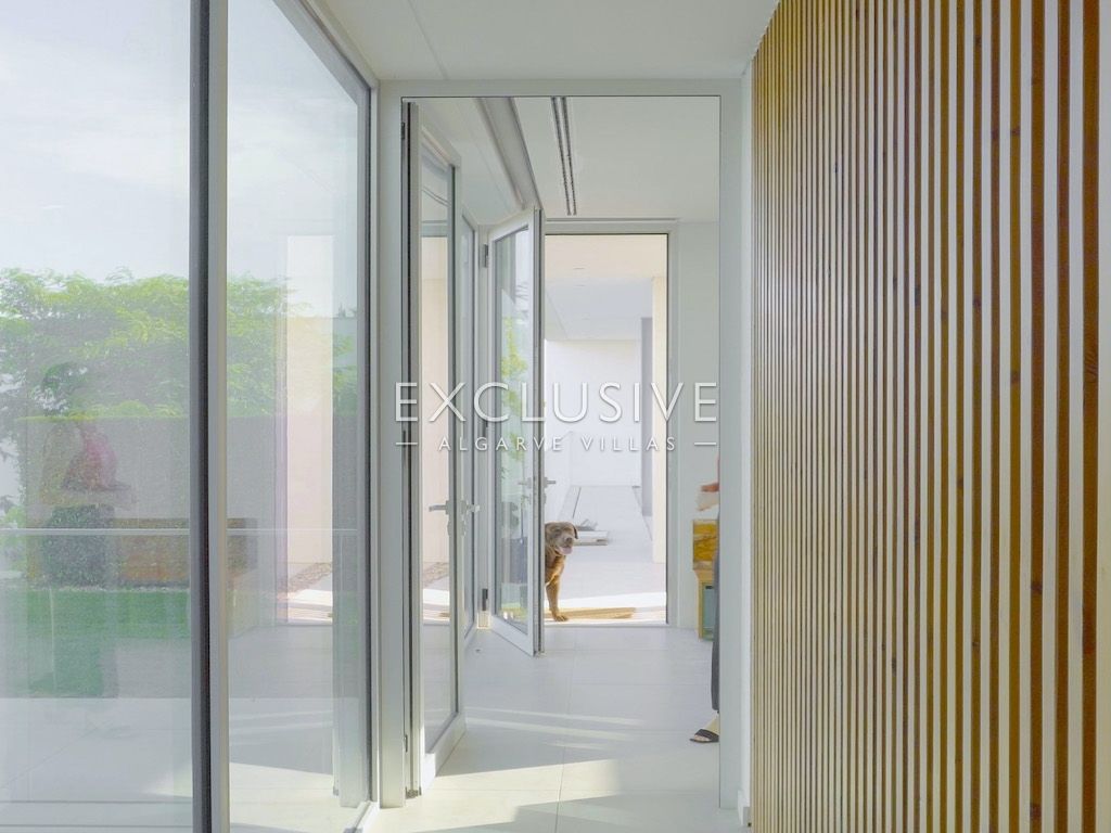 Contemporary villa with sea views in Porto de Mós, Lagos (Algarve)