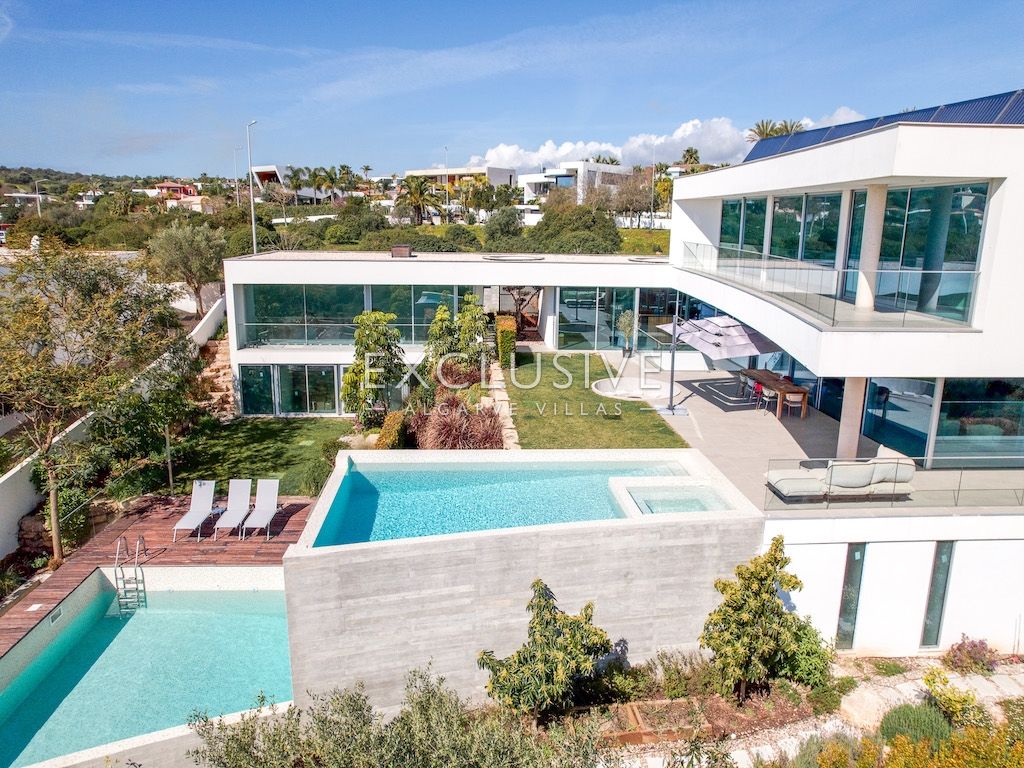 Contemporary villa with sea views in Porto de Mós, Lagos (Algarve)