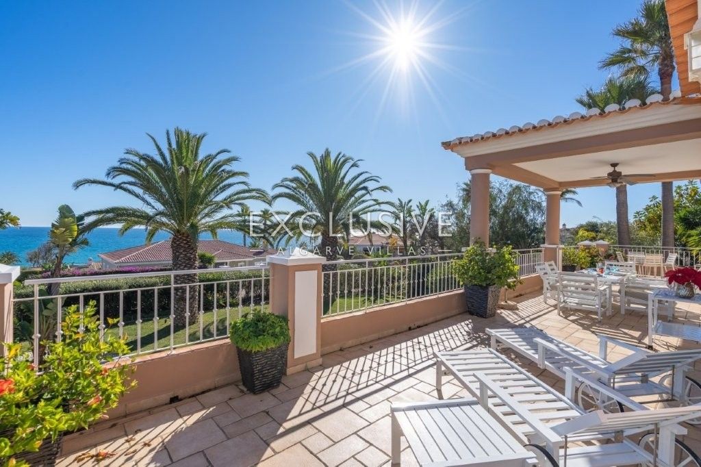 Luxurious Coastal Villa with Stunning Sea Views in Reserva da Luz, Lagos