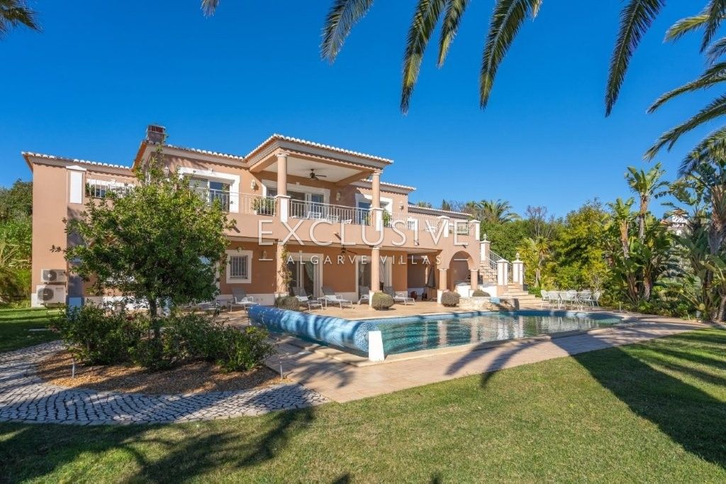 Luxurious Coastal Villa with Stunning Sea Views in Reserva da Luz, Lagos