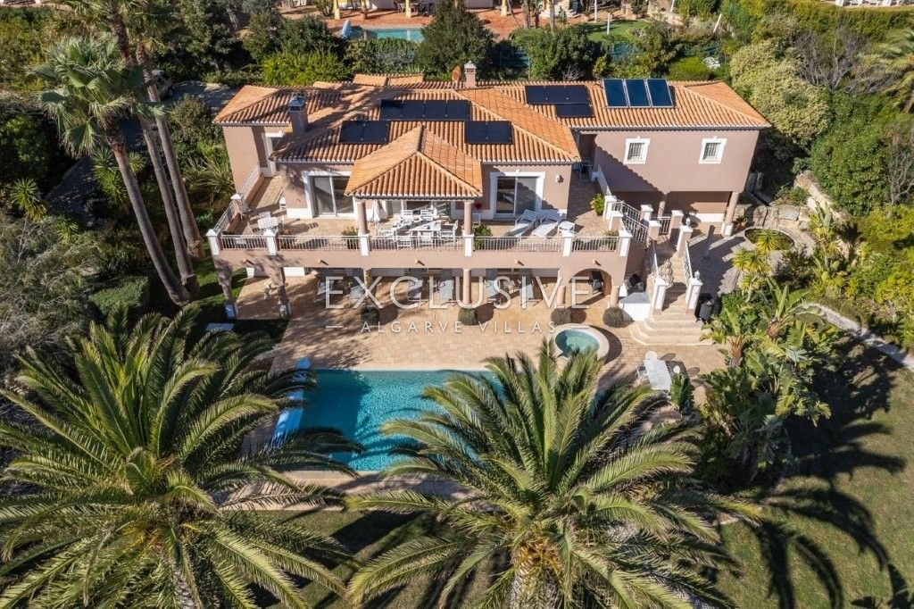 Luxurious Coastal Villa with Stunning Sea Views in Reserva da Luz, Lagos