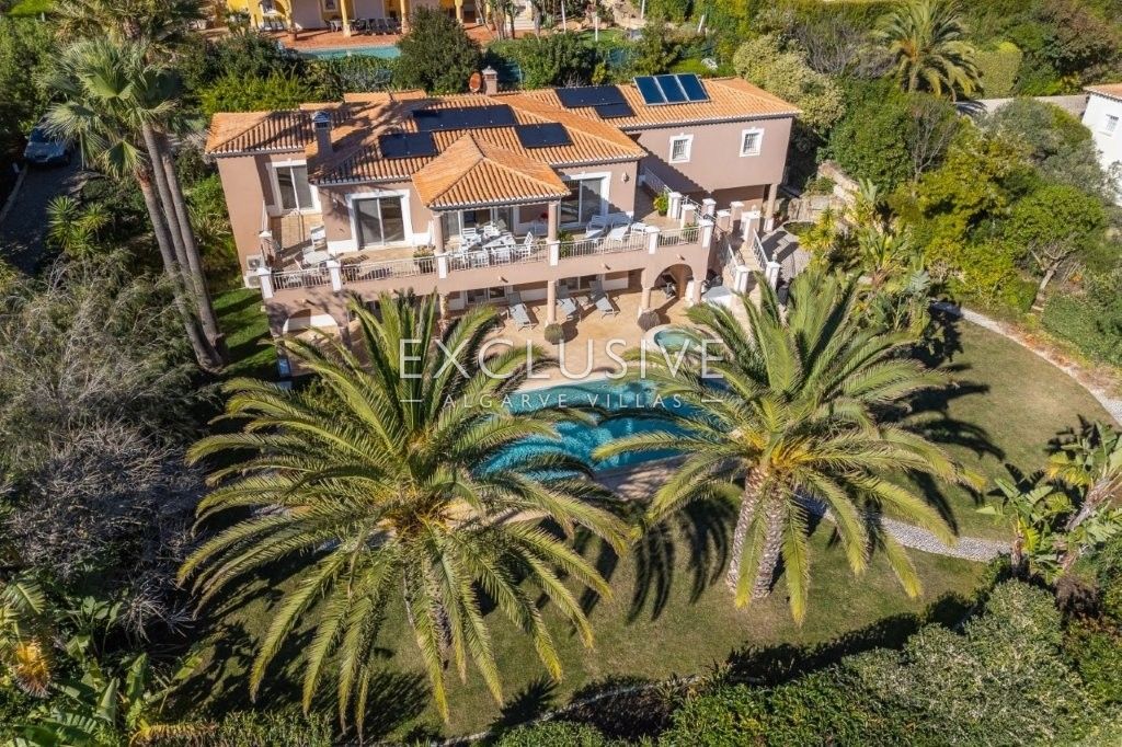 Luxurious Coastal Villa with Stunning Sea Views in Reserva da Luz, Lagos