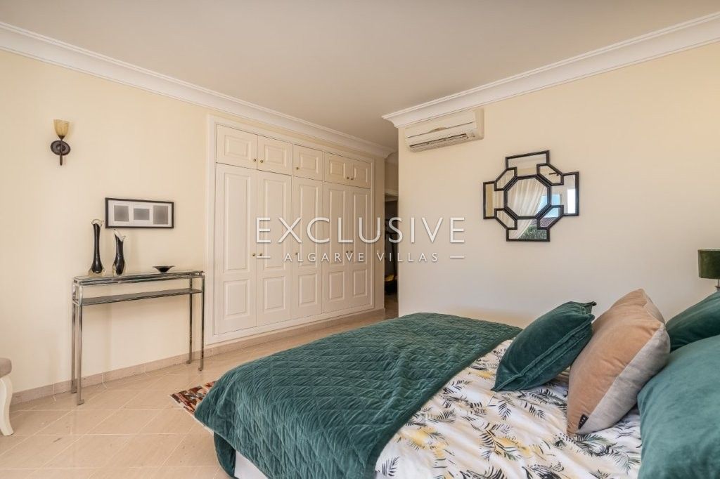 Luxurious Coastal Villa with Stunning Sea Views in Reserva da Luz, Lagos