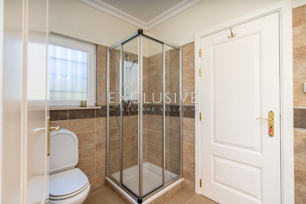 Luxurious Coastal Villa with Stunning Sea Views in Reserva da Luz, Lagos