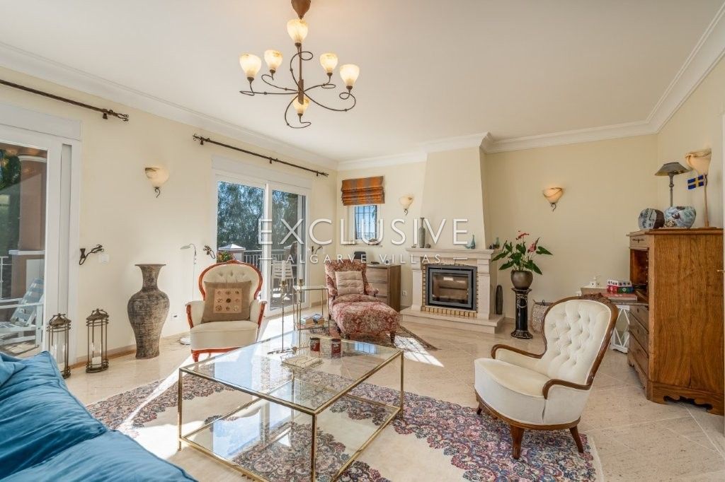 Luxurious Coastal Villa with Stunning Sea Views in Reserva da Luz, Lagos