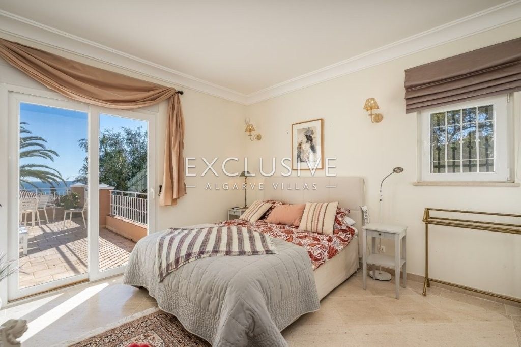 Luxurious Coastal Villa with Stunning Sea Views in Reserva da Luz, Lagos