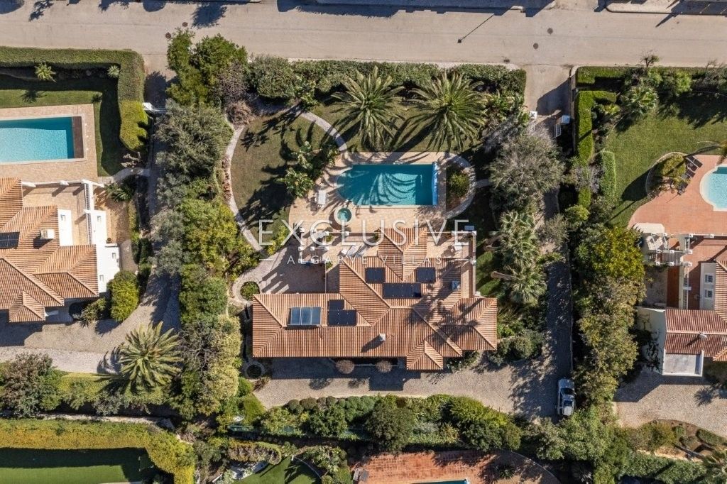 Luxurious Coastal Villa with Stunning Sea Views in Reserva da Luz, Lagos
