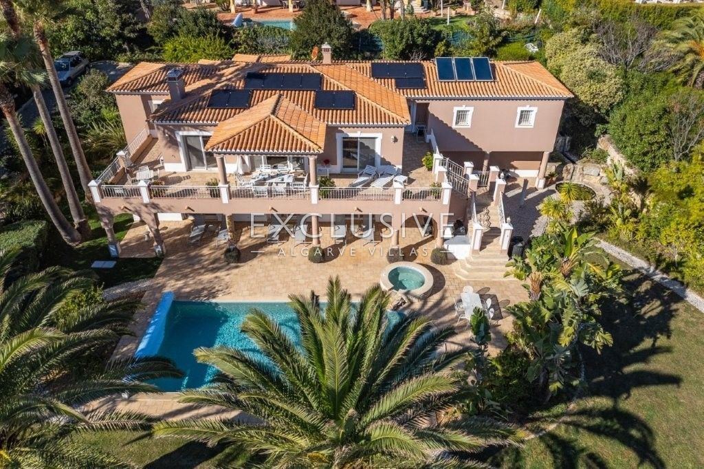 Luxurious Coastal Villa with Stunning Sea Views in Reserva da Luz, Lagos