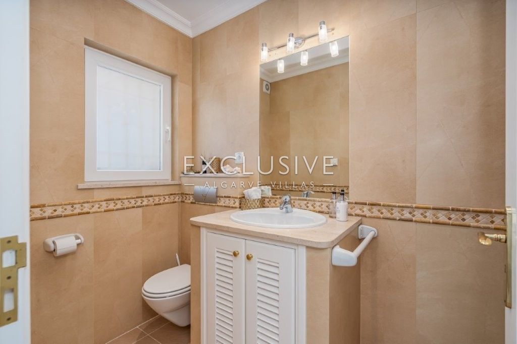 Luxurious Coastal Villa with Stunning Sea Views in Reserva da Luz, Lagos