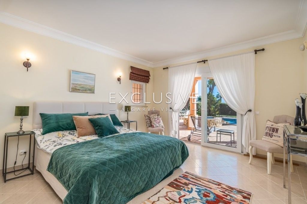 Luxurious Coastal Villa with Stunning Sea Views in Reserva da Luz, Lagos