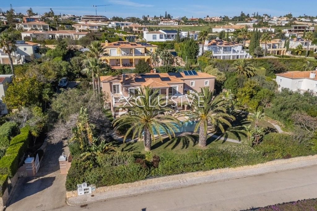 Luxurious Coastal Villa with Stunning Sea Views in Reserva da Luz, Lagos