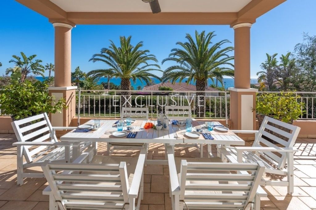 Luxurious Coastal Villa with Stunning Sea Views in Reserva da Luz, Lagos