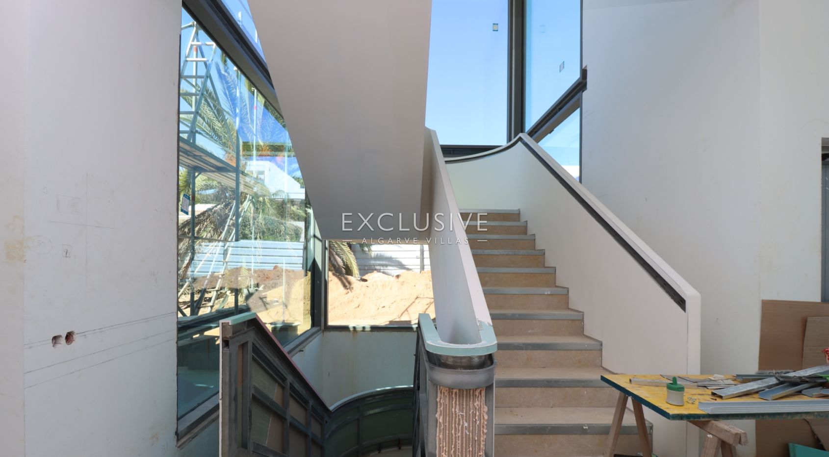 Superb luxury villa 6+2 bedrooms near Ancao beach in golden triangle Algarve