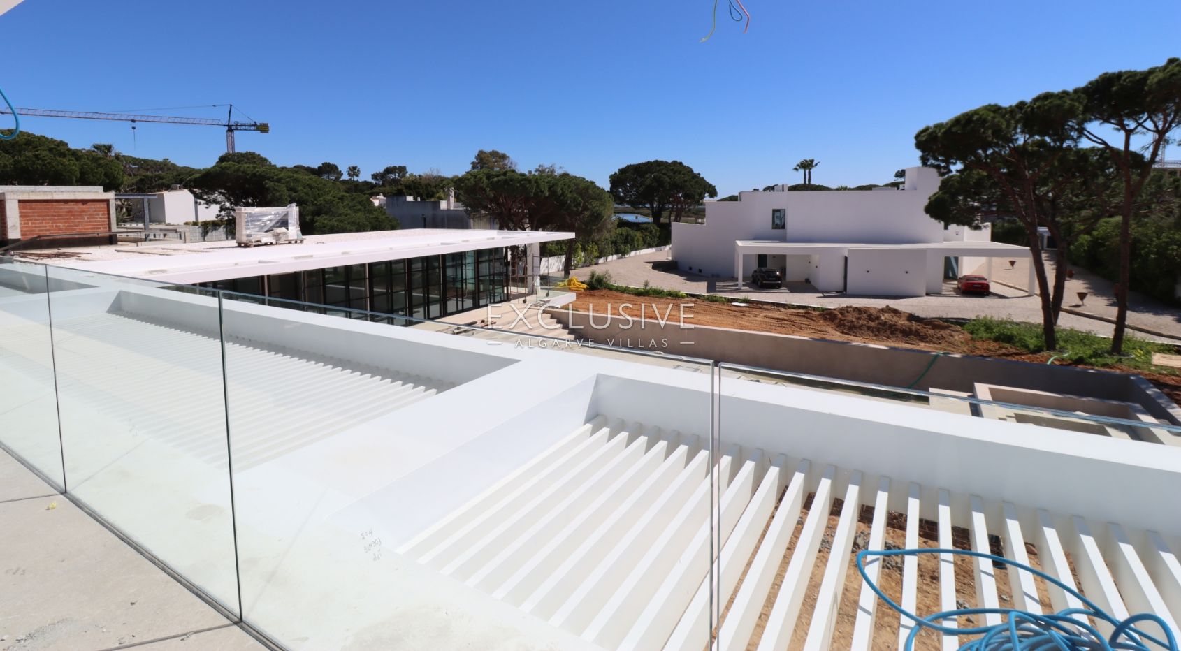 Superb luxury villa 6+2 bedrooms near Ancao beach in golden triangle Algarve