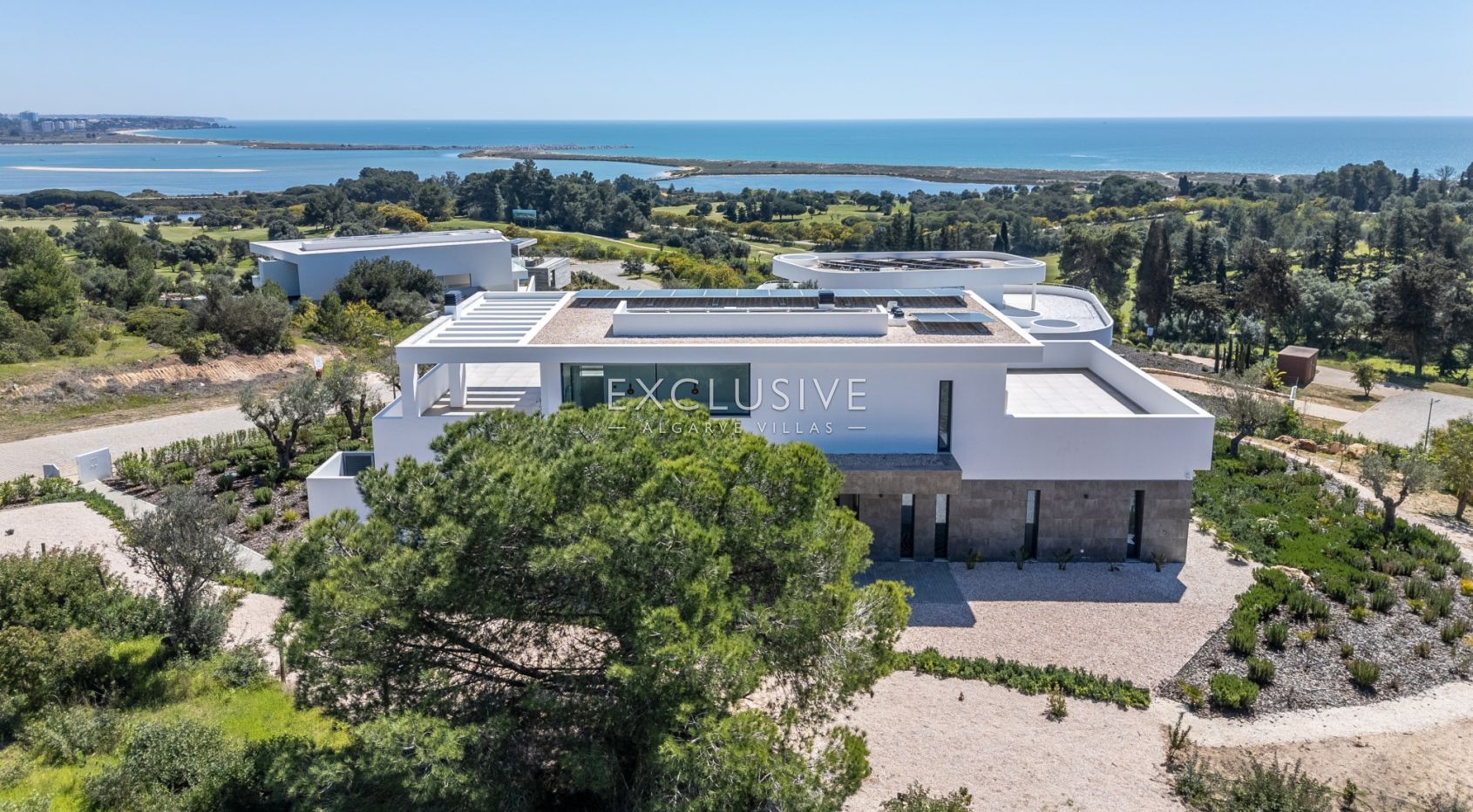 Luxury Villa, with stunning views in Palmares Golf Resort, Algarve