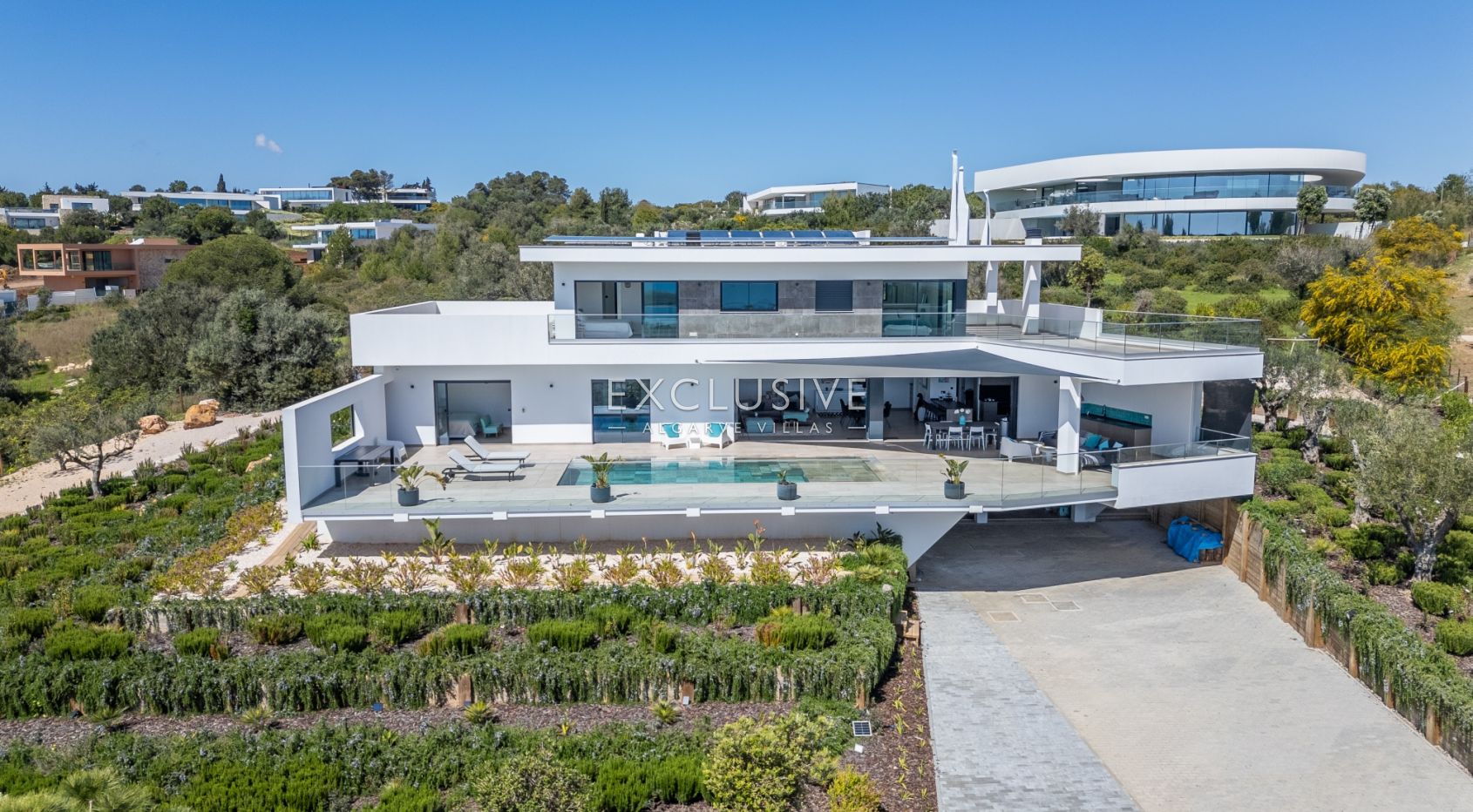 Luxury Villa, with stunning views in Palmares Golf Resort, Algarve