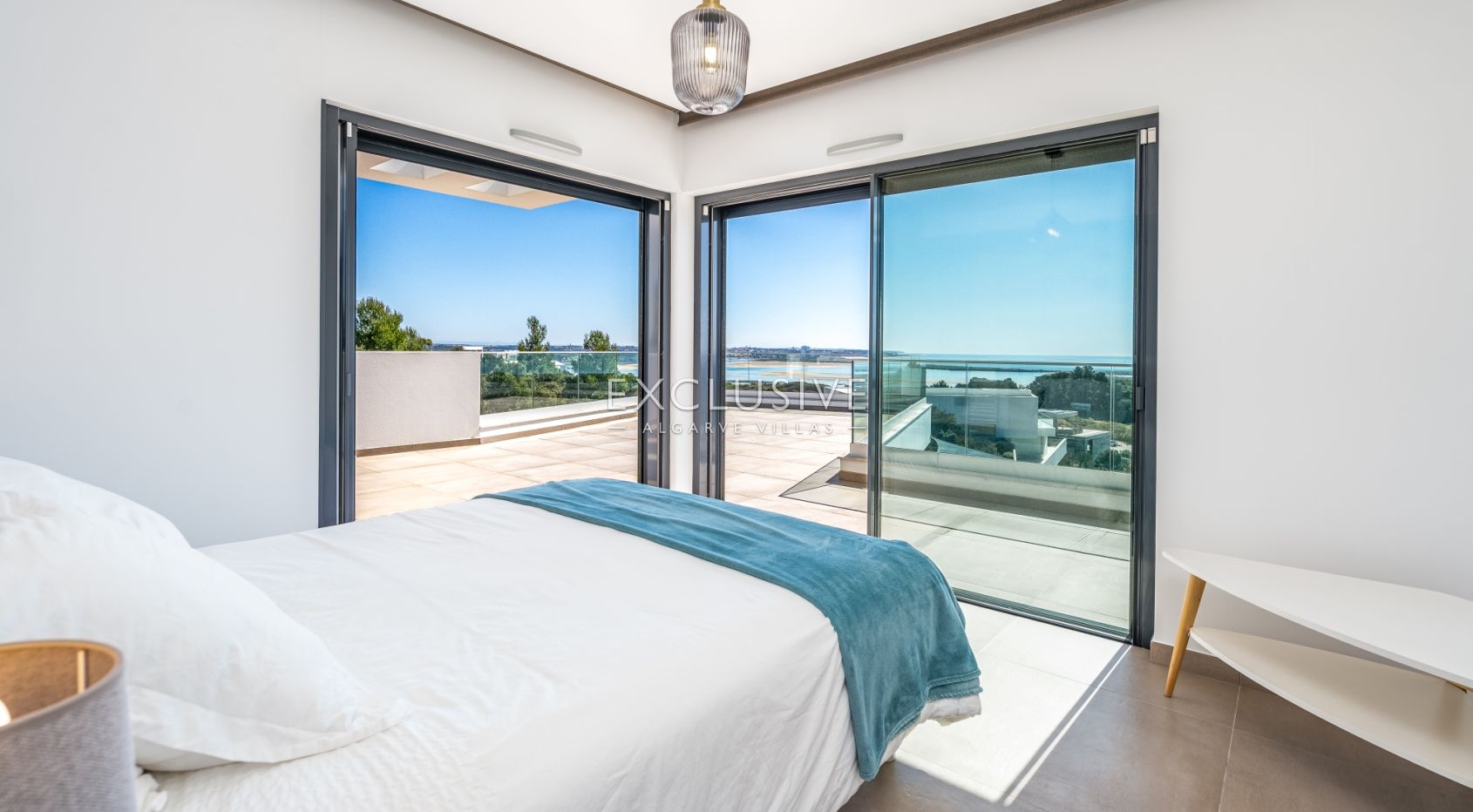 Luxury Villa, with stunning views in Palmares Golf Resort, Algarve
