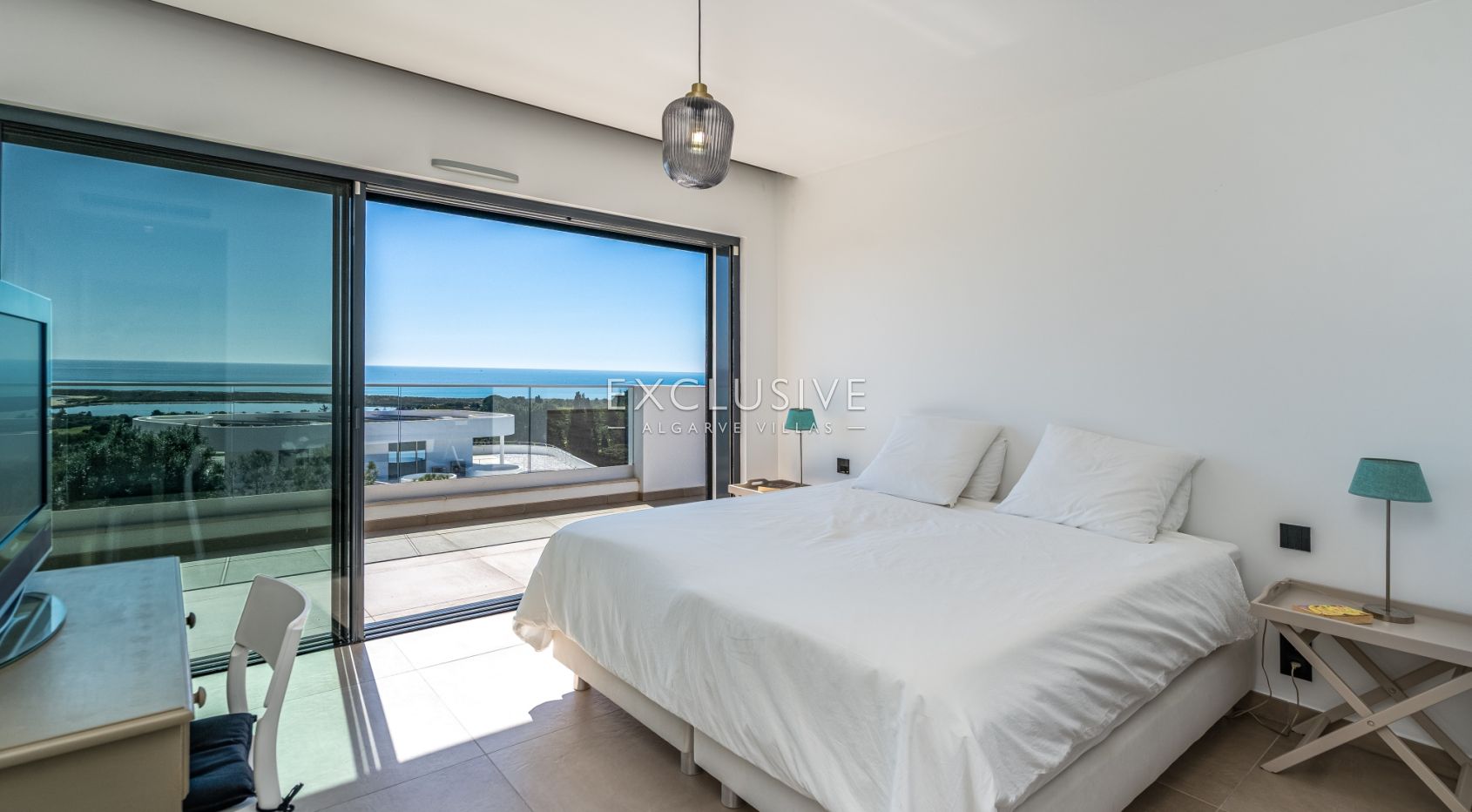 Luxury Villa, with stunning views in Palmares Golf Resort, Algarve