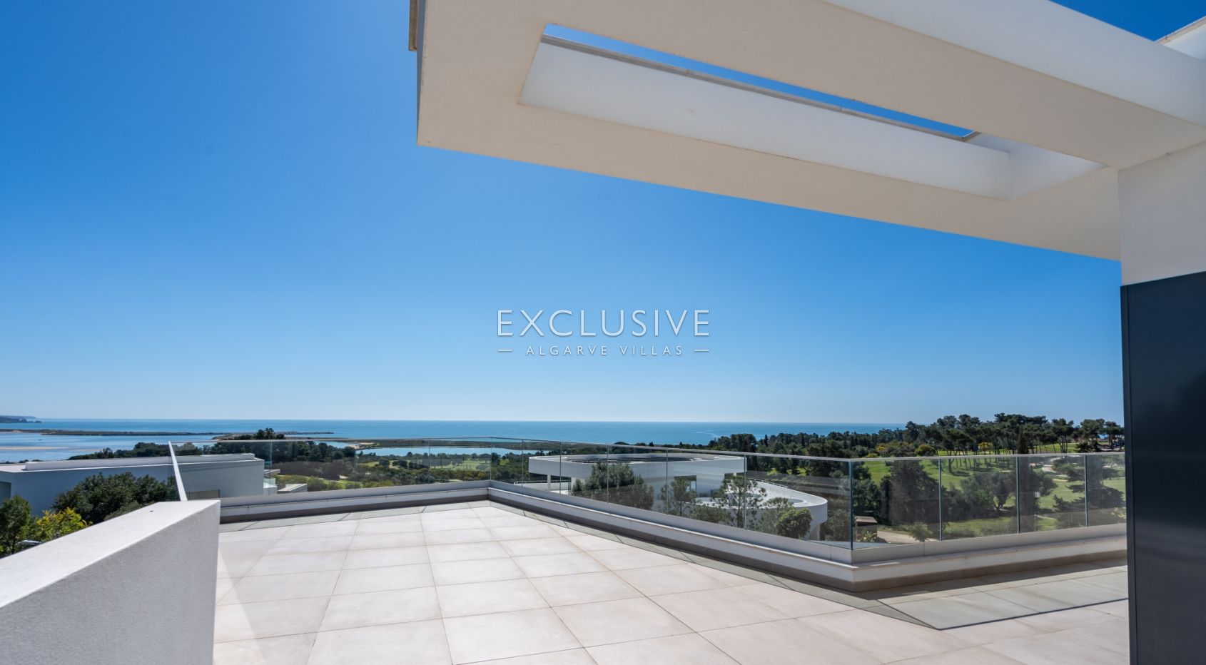 Luxury Villa, with stunning views in Palmares Golf Resort, Algarve