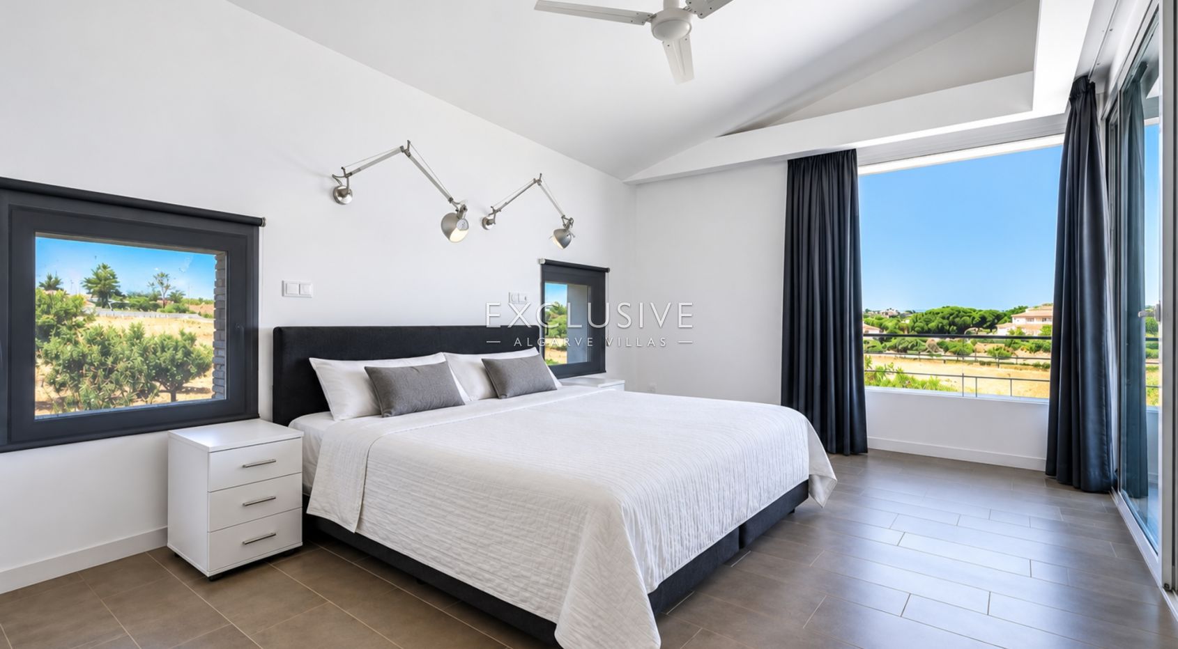 Design-Villa in Caramujeira mit Panoramablick auf die Küste