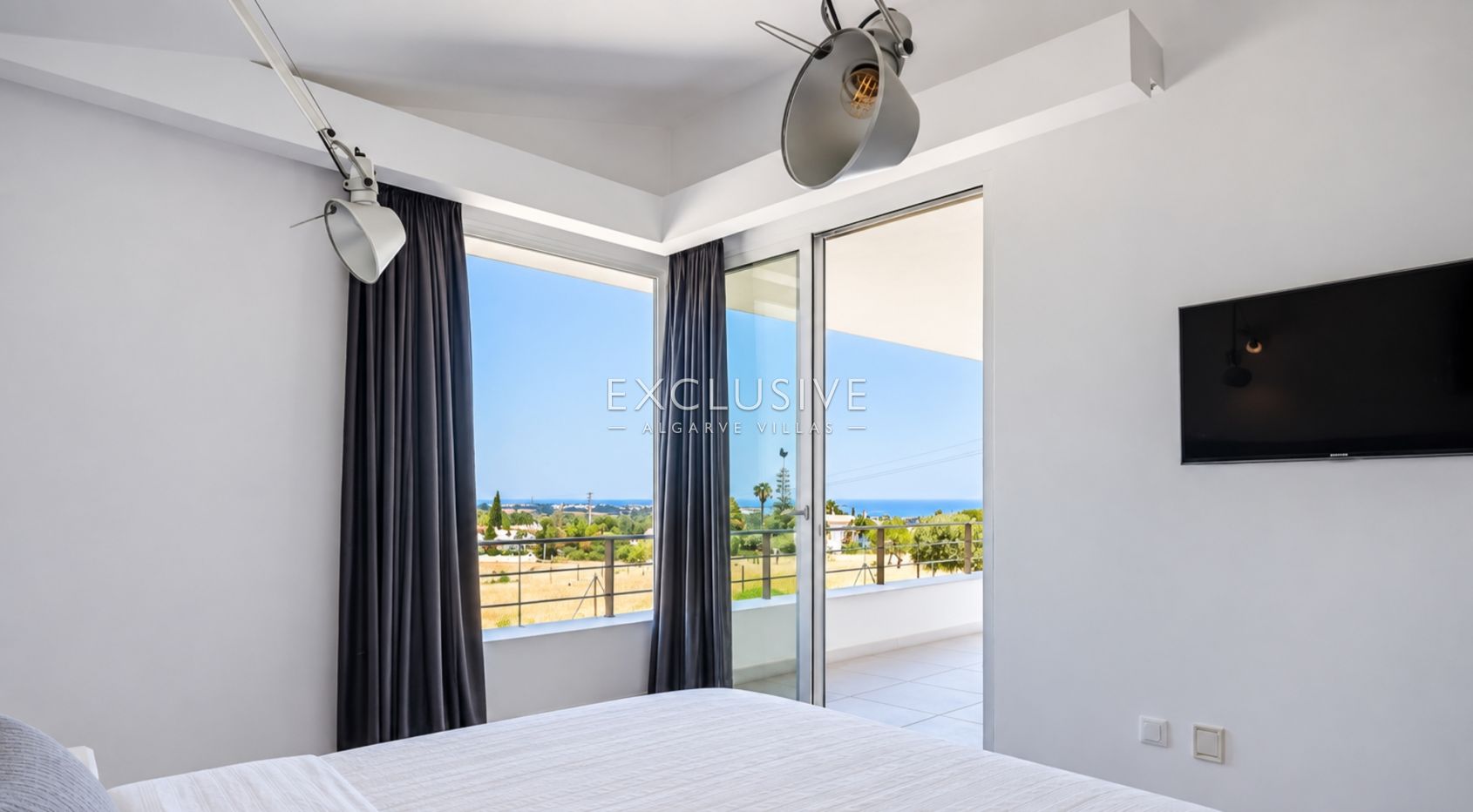 Design-Villa in Caramujeira mit Panoramablick auf die Küste