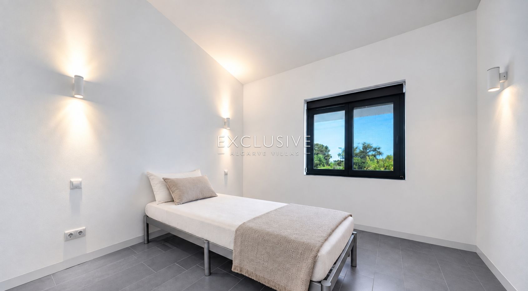 Design-Villa in Caramujeira mit Panoramablick auf die Küste