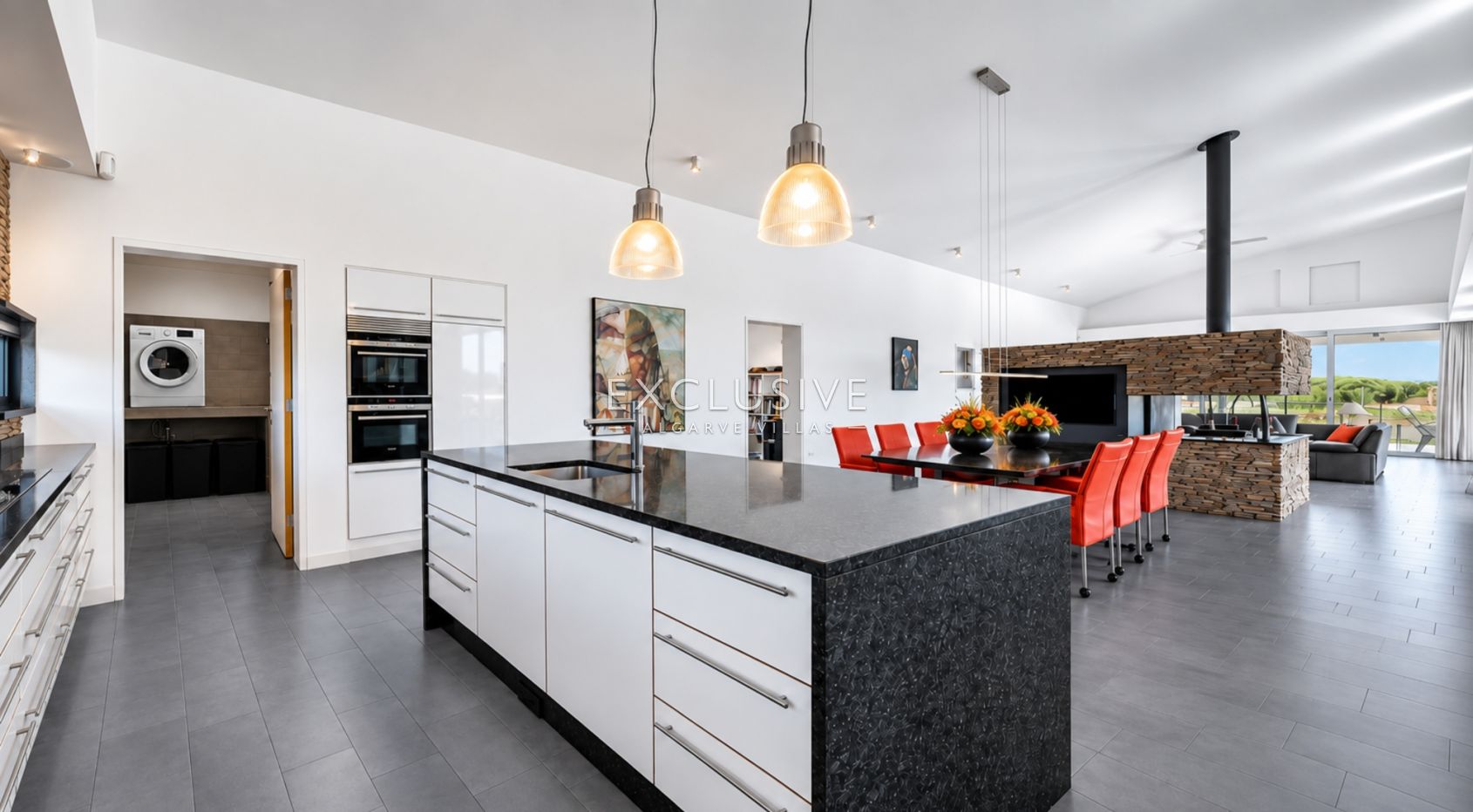 Design-Villa in Caramujeira mit Panoramablick auf die Küste
