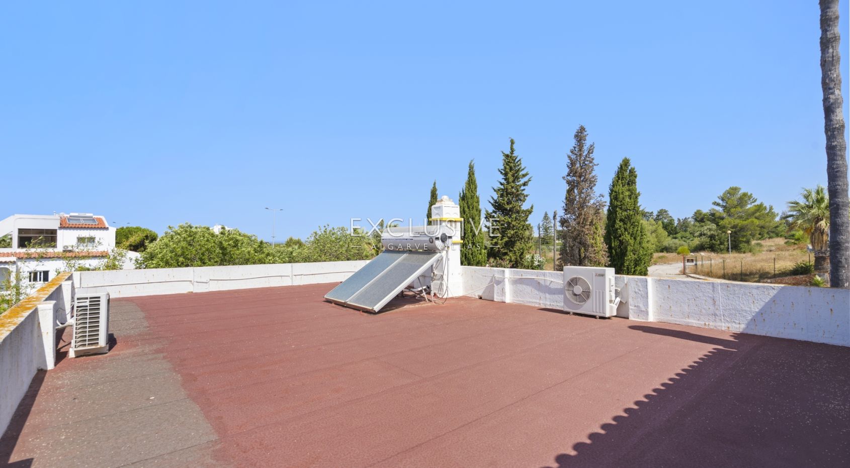 Quinta style property, plus ruin with 25960m2 plot, close to beaches, Alvor, Algarve