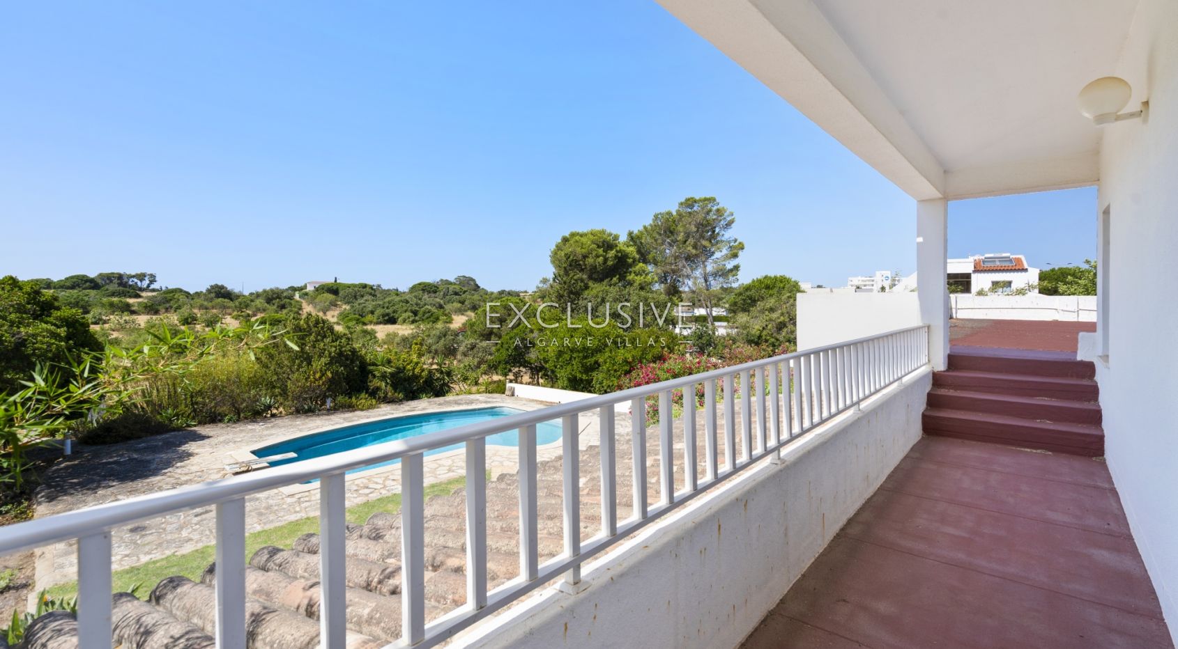 Quinta style property, plus ruin with 25960m2 plot, close to beaches, Alvor, Algarve