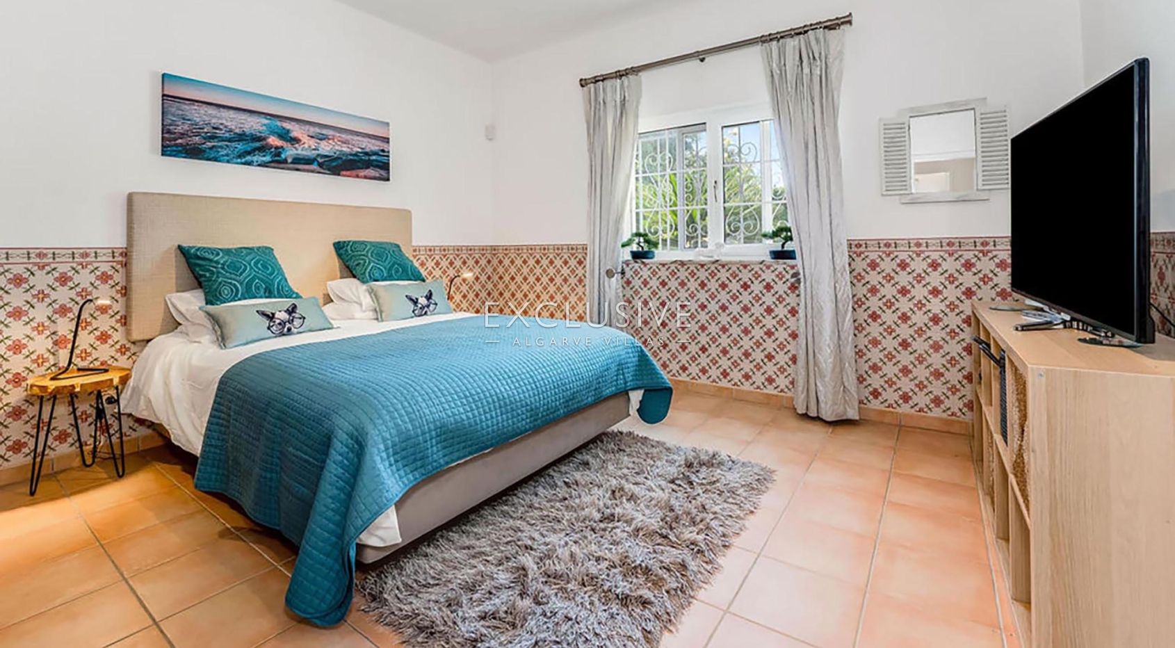 Moradia com 4 + 2 quartos e grande terreno a Carvoeiro