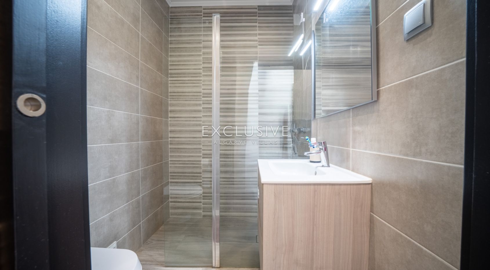 Moradia térrea moderna, 4 Quartos, Piscina Privada, Penina Golf, Portimão